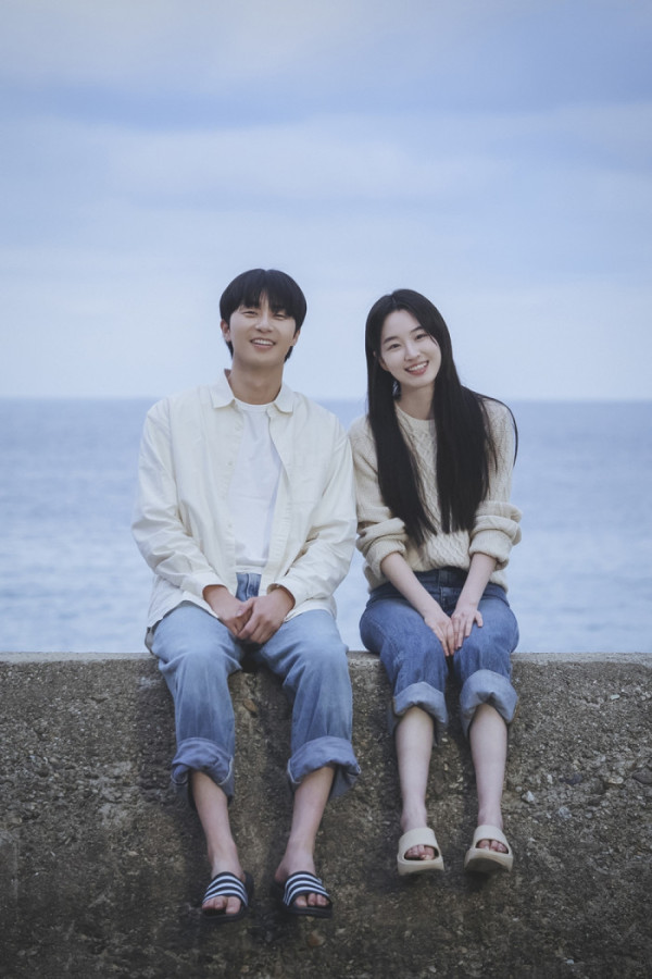 ▲‘경도를 기다리며’가 박서준, 원지안(사진 제공=SLL, 아이엔, 글뫼)