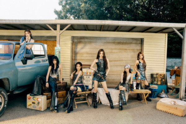 ▲izna(이즈나)(사진 = 웨이크원 제공)