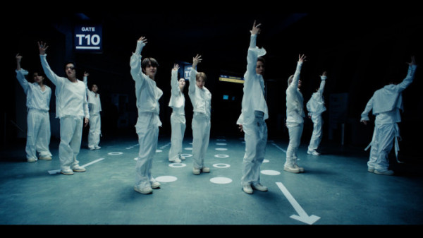 ▲트레저 'EVERYTHING' 뮤직비디오 (사진제공=YG엔터테인먼트)