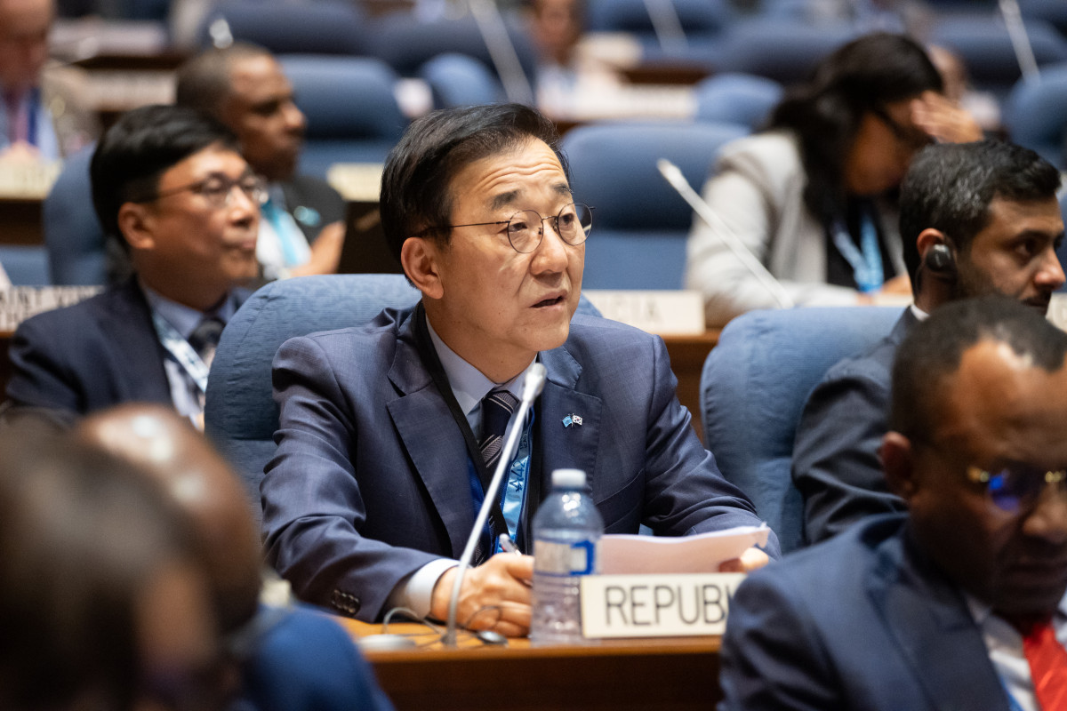 ▲김윤덕 국토교통부 장관이 지난달 23일 42차 총회 본회의에서 기조연설을 하고 있다. (사진제공=국토교통부)