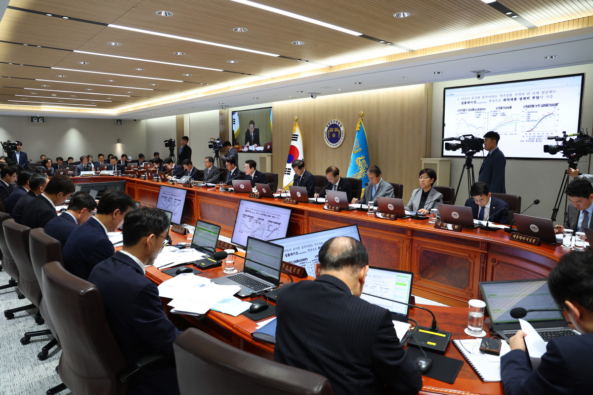 ▲이재명 대통령이 30일 서울 용산 대통령실 청사에서 열린 제44회 국무회의에서 발언하고 있다. (대통령실통신사진기자단)  (뉴시스)