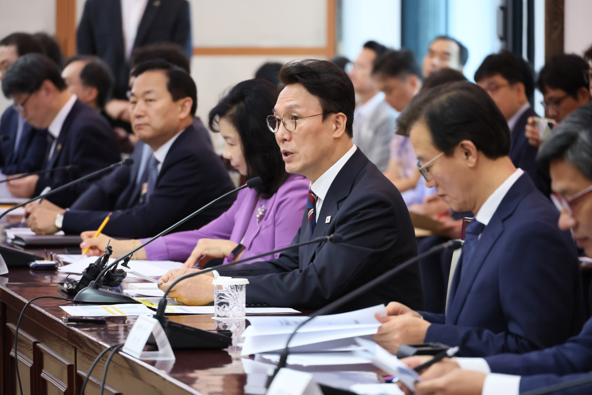 ▲김민석 국무총리가 1일 서울 종로구 정부서울청사에서 열린 제1차 국가기간 전력망 확충위원회에서 발언하고 있다. (연합뉴스)