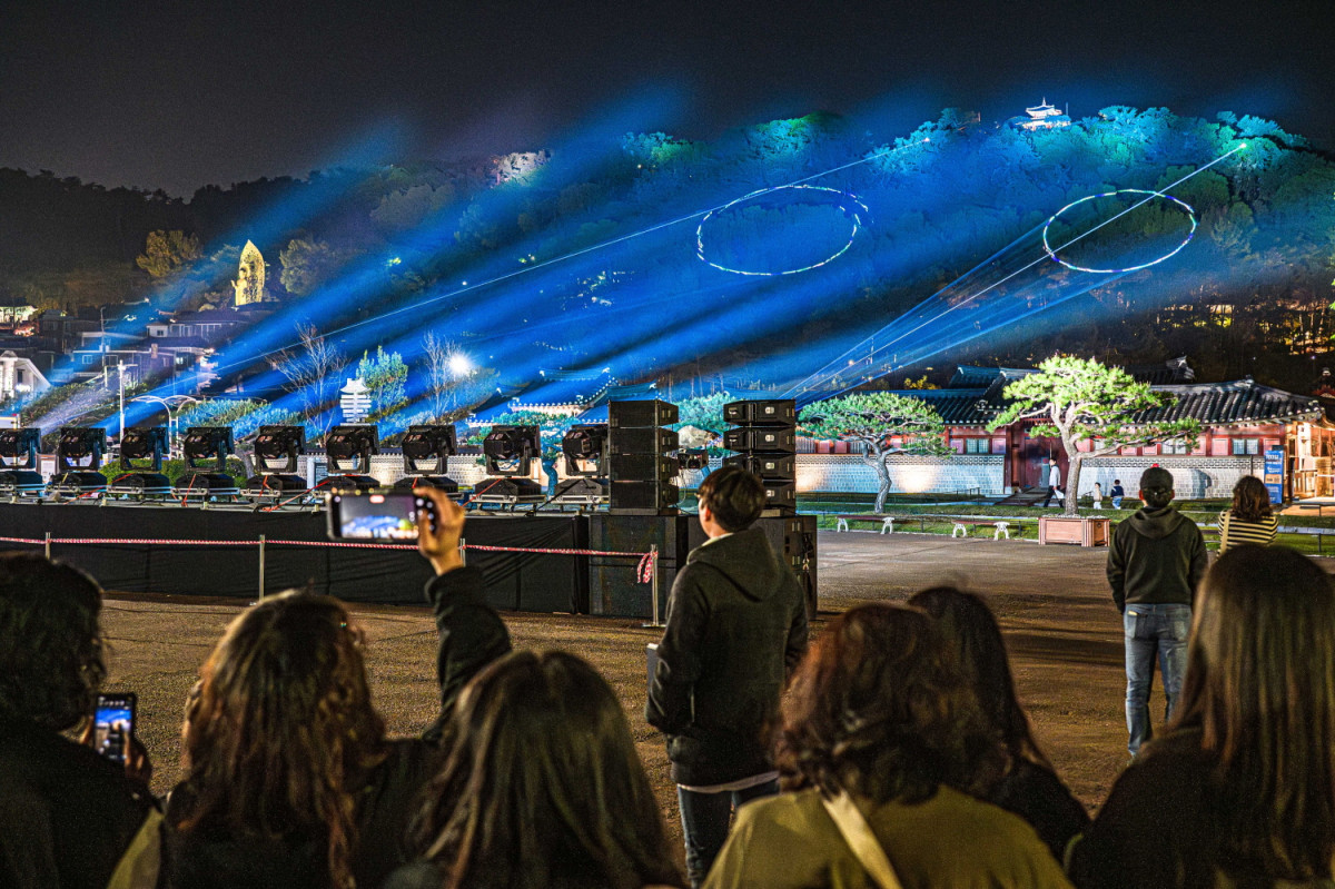 ▲화성행궁 야간개장 모습. (수원특례시)