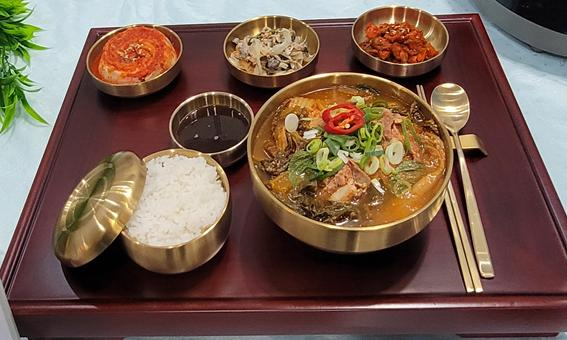 ▲죽전(서울)휴게소 용인 성산 한돈 뼈해장국.

 (한국도로공사 서울경기본부)