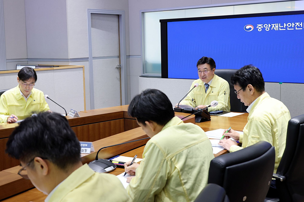 ▲윤호중 중앙재난안전대책본부장(행정안전부 장관)이 2일 오전 정부서울청사에서 국가정보자원관리원 행정정보시스템 화재 관련 중대본 회의를 주재하고 발언하고 있다. (사진제공=행정안전부)