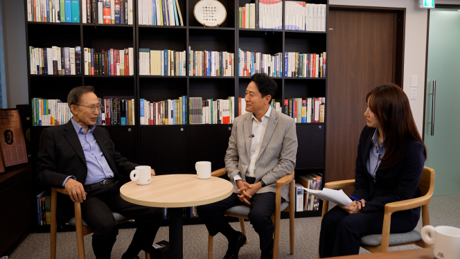 ▲오세훈 서울시장과 이명박 전 대통령 청계천 복원 20주년 기념 특별대담 모습. (사진제공=서울시)