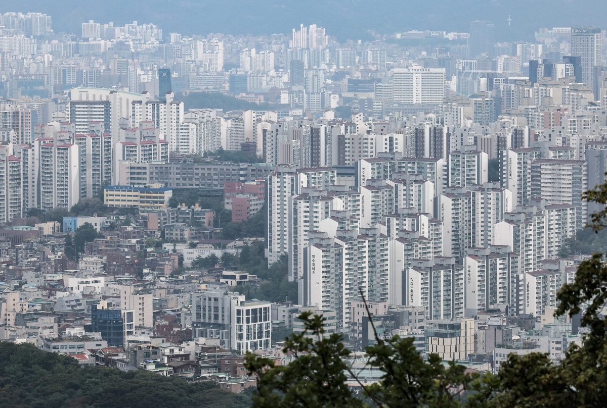 ▲ 서울 중구 남산에서 서울 시내 아파트가 보이고 있다. (뉴시스)