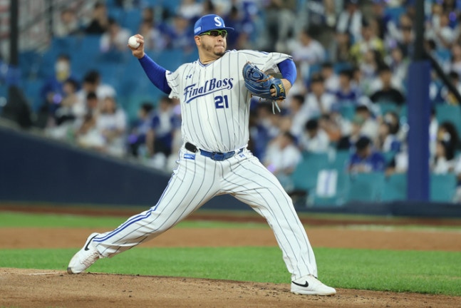 ▲삼성 후라도가 9월 30일 대구삼성라이온즈파크에서 열린 2025 KBO리그 KIA전에 선발 등판해 역투하고 있다. (사진제공=삼성 라이온즈)