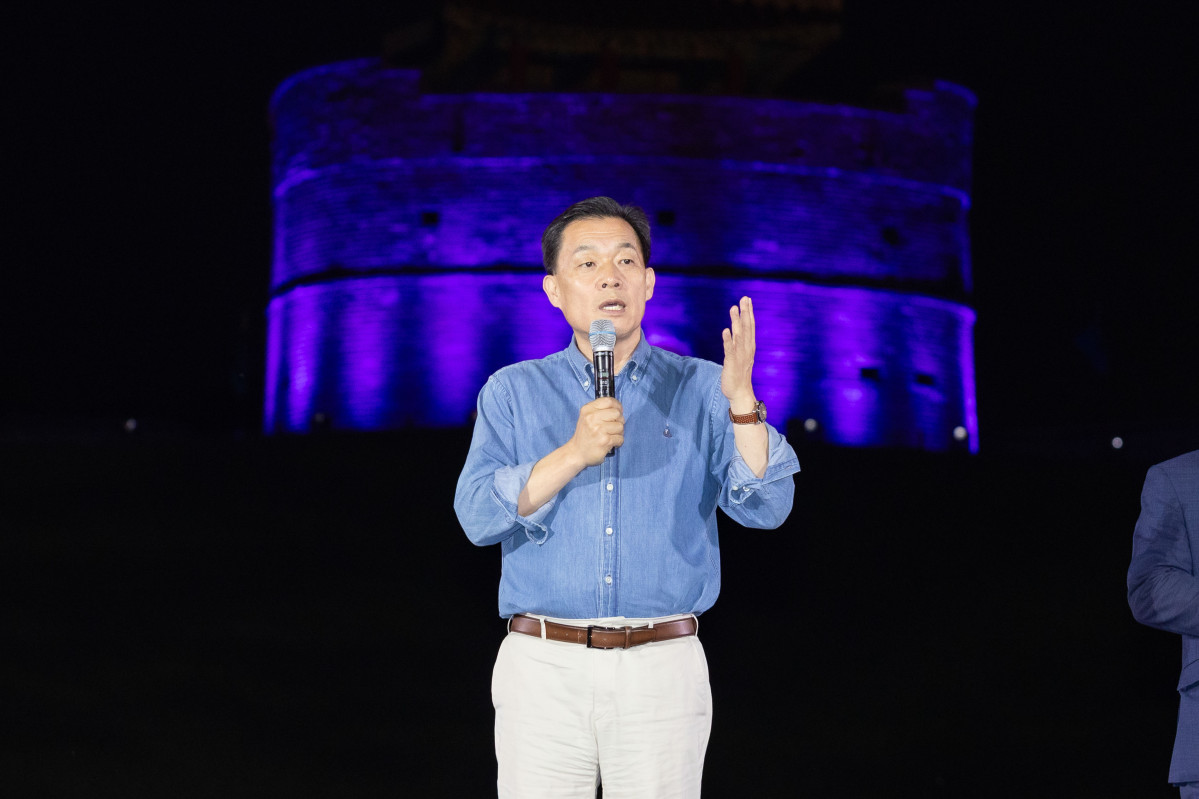 ▲이재준 수원시장이 수원판타지-야조 공연에 앞서 인사말을 하고 있다. (수원특례시)