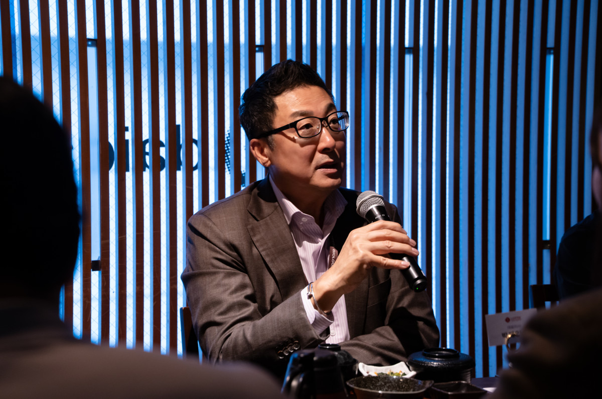 ▲박제임스 롯데바이오로직스 대표가 9일 일본 요코하마 ‘바이오 재팬 2025’에서 열린 기자간담회에서 행사 참가의 취지와 성과를 설명하고 있다. (사진제공=롯데바이오로직스)