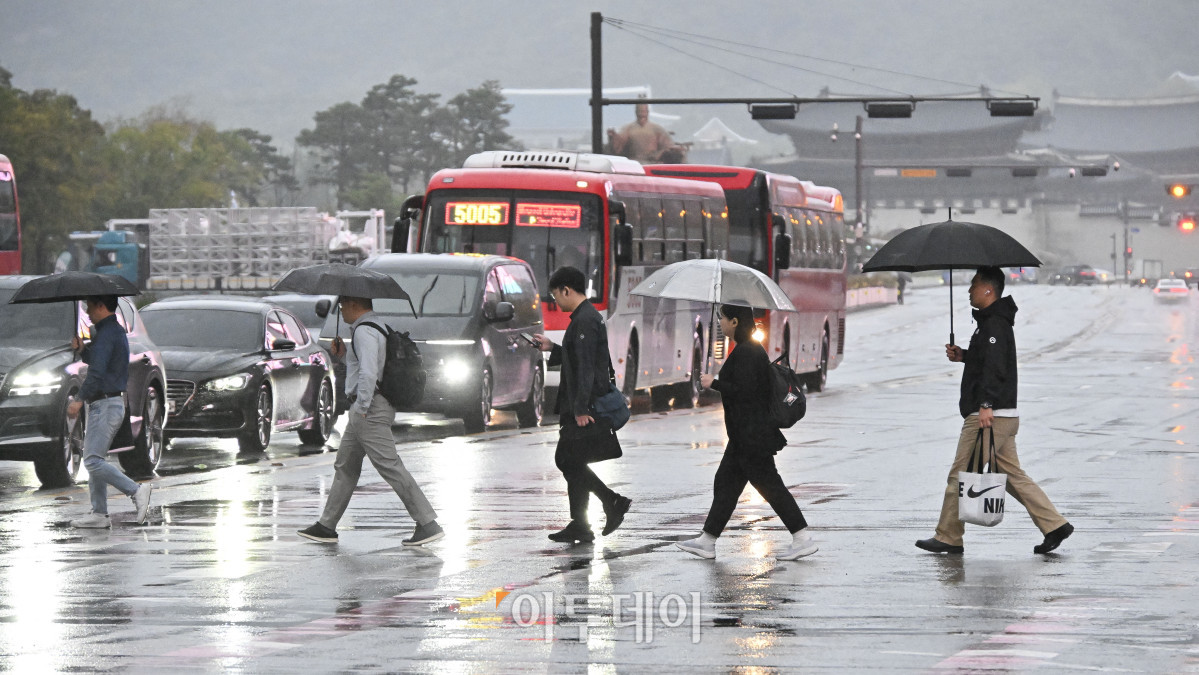 ▲오늘 월요일 날씨 "출근길 비·안개 겹친다"…미세먼지 '나쁨' (조현호 기자 hyunho@)