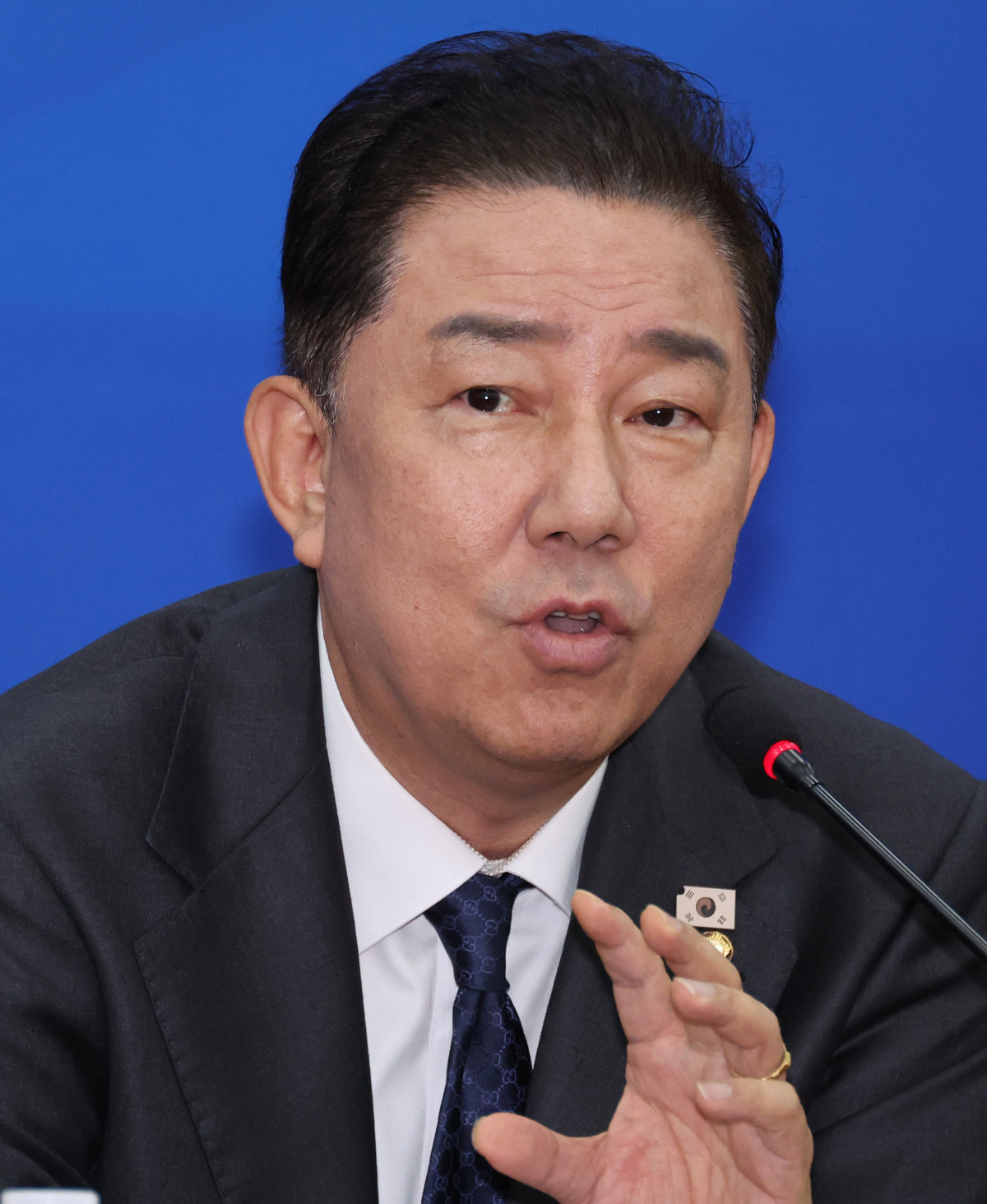 ▲김병기 더불어민주당 원내대표가 10일 오전 서울 여의도 국회에서 열린 기자간담회에서 질문에 답하고 있다. 2025.10.10. (뉴시스)