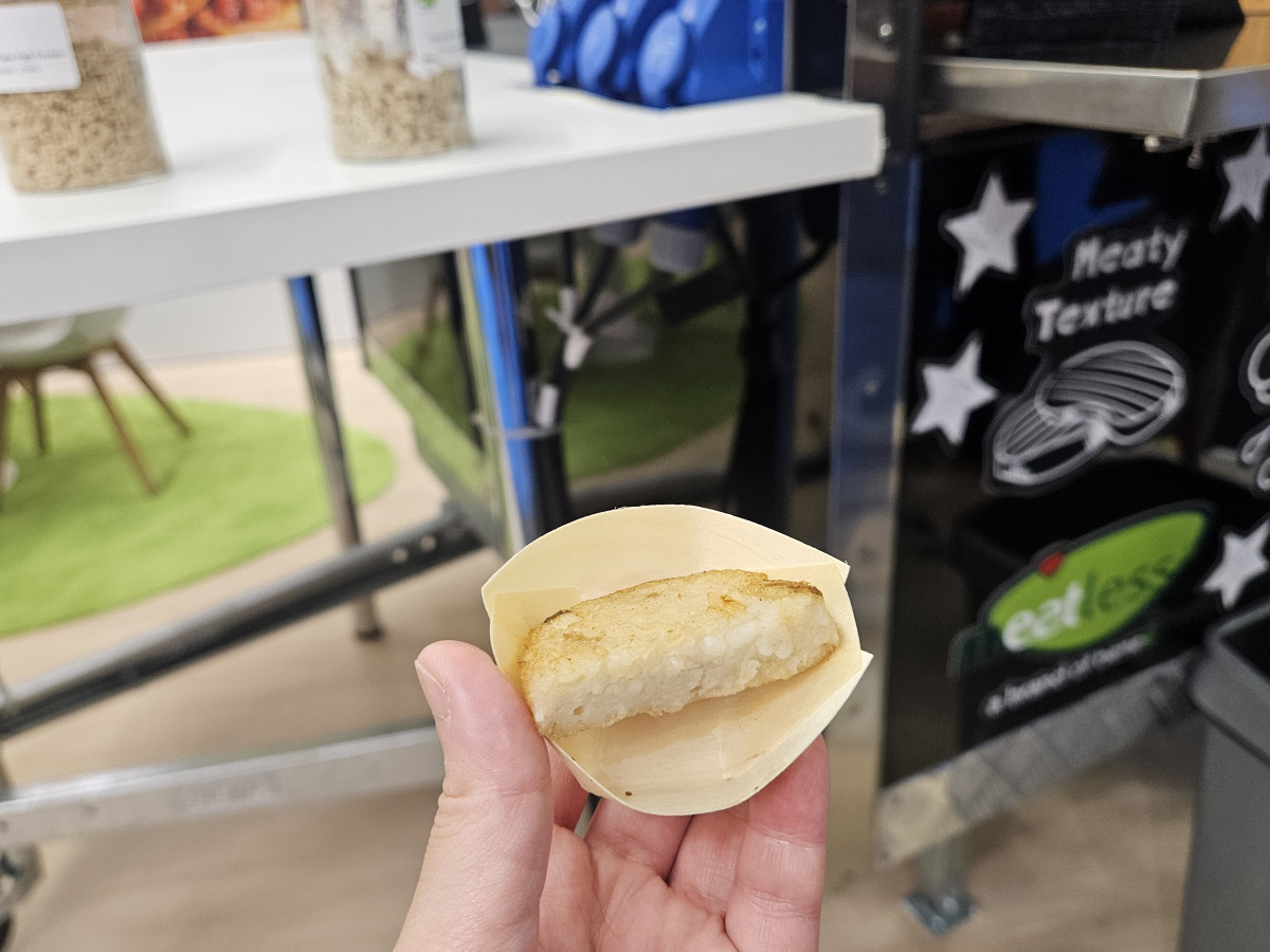 ▲네덜란드 ‘미틀리스(Meatless BV)‘의 ‘고기 없는 잡종 어류(Meatless Hybrid Fish)’. (사진=김지영 기자 kjy42)