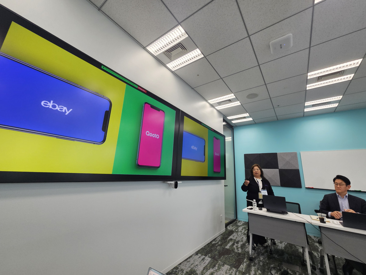 ▲2일 도쿄 미나토구 아카사카 센터 빌딩에 위치한 이베이재팬 신사옥에서 김태은 큐텐재팬 그로스서포트 본부장(왼)과 김재돈 마케팅 본부장 등이 참여한 기자 간담회가 진행되고 있다. (사진=정영인 기자 oin@)