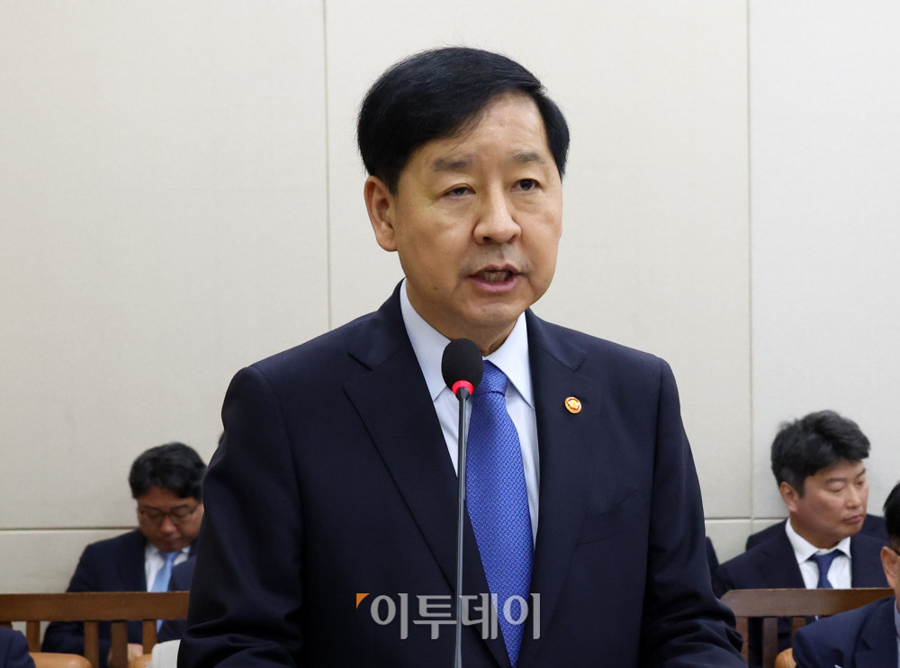 ▲구윤철 경제부총리 겸 기획재정부 장관이 13일 서울 여의도 국회에서 열린 기획재정위원회 국정감사에서 인사말을 하고 있다. 고이란 기자 photoeran@