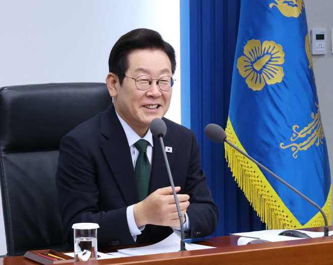 ▲이재명 대통령이 13일 용산 대통령실에서 수석보좌관회의를 주재하고 있다.   (연합뉴스)