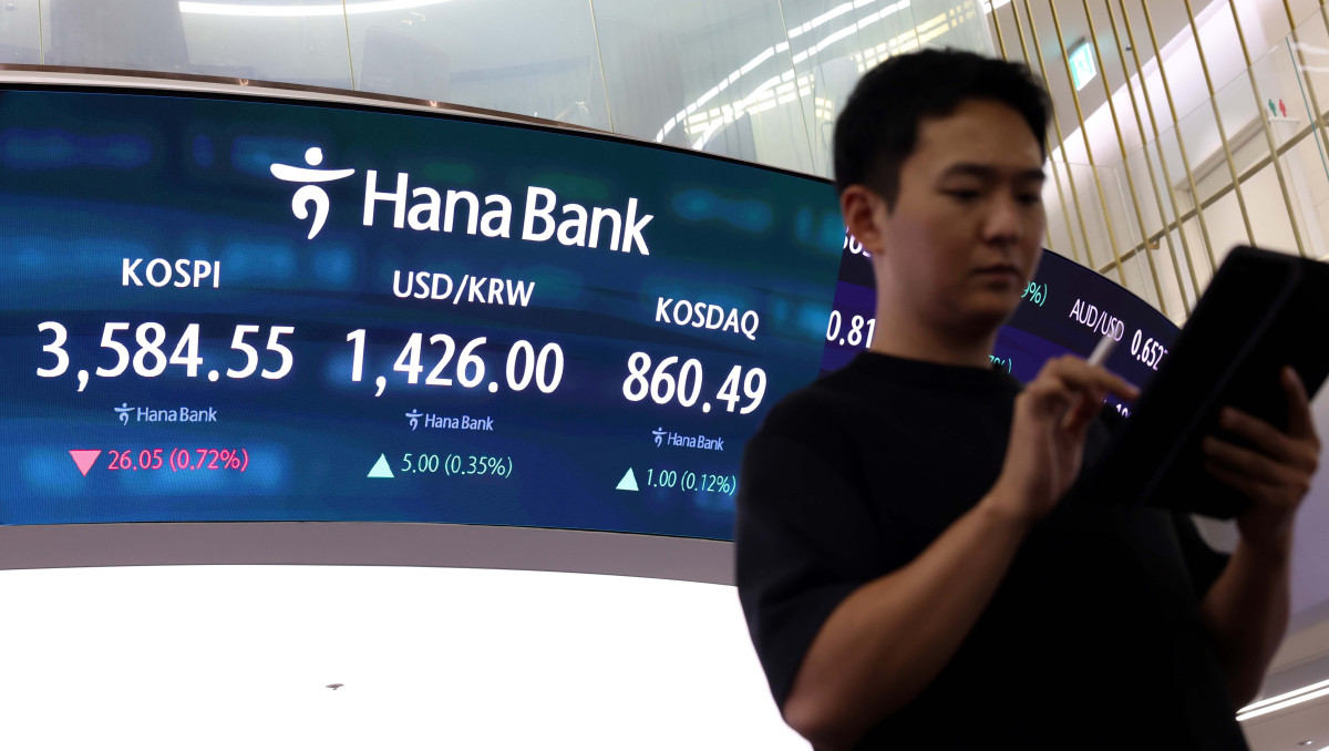 ▲서울 중구 하나은행 딜링룸 모니터. 신태현 기자 holjjak@