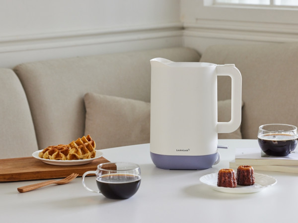 ▲ ‘세라믹 무선 전기포트’. (사진제공=락앤락 )