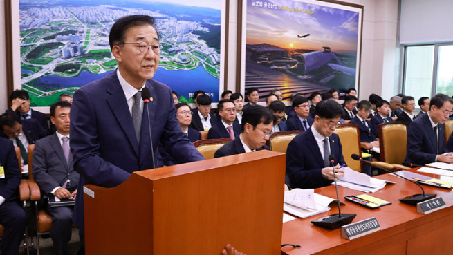 ▲김윤덕 국토교통부 장관이 13일 국회 국토교통위원회 국정감사에 참석해 발언하고 있다. (연합뉴스)