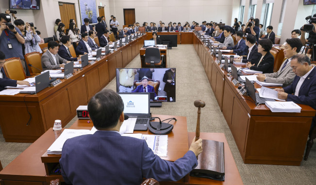 ▲이철규 국회산업통상자원벤처기업위원회 위원장이 9월 25일 국회에서 열린 산자위 전체회의를 개회하고 있다. (연합뉴스)