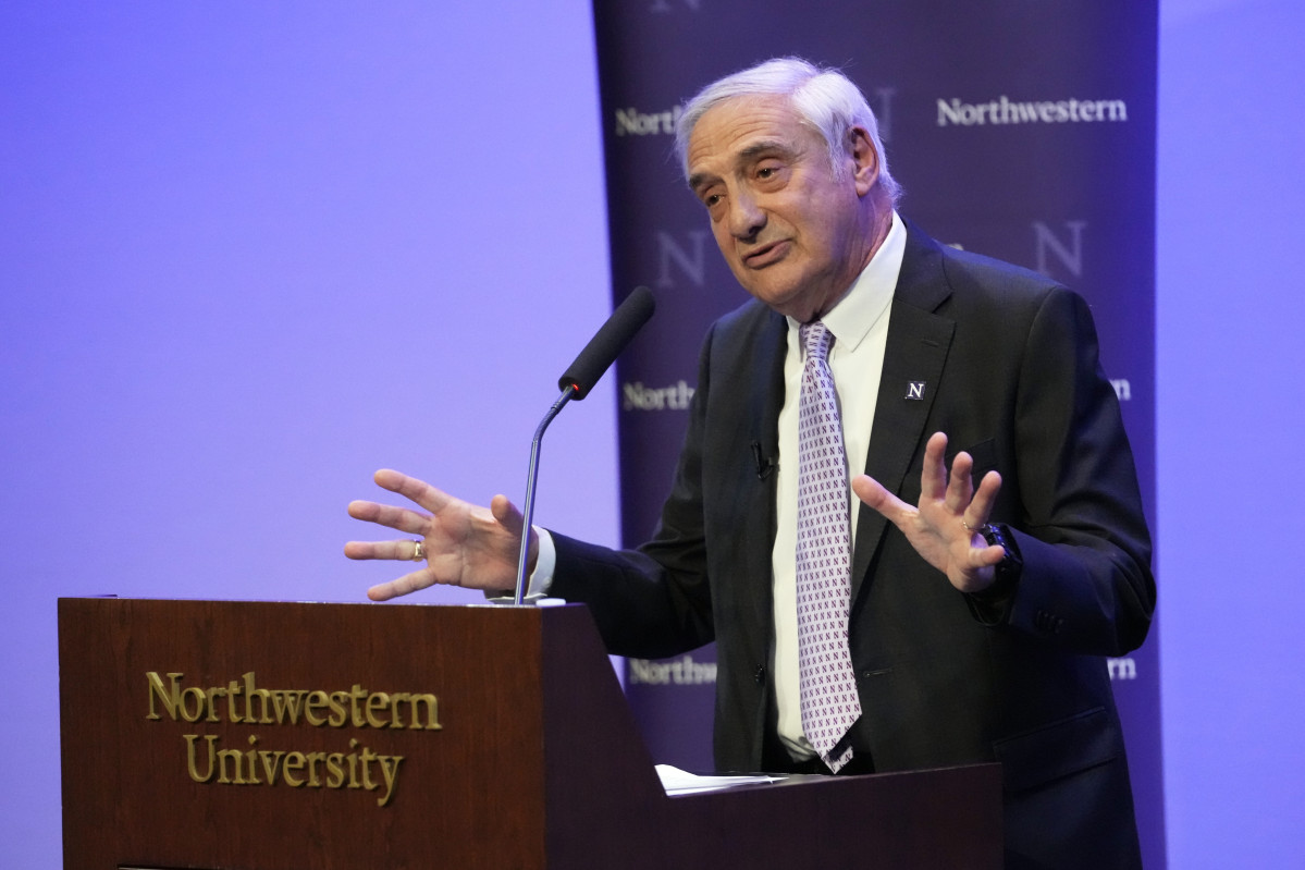 ▲노벨경제상 선정 소감 회견 중인 모키어 교수. (AP연합뉴스)