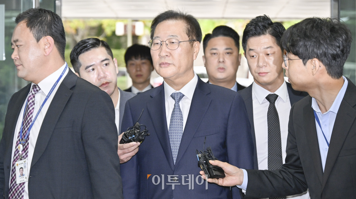 ▲윤석열 전 대통령의 불법 계엄 선포 가담·방조 혐의를 받는 박성재 전 법무부 장관이 14일 서울 서초구 서울중앙지방법원에서 열린 구속 전 피의자 심문(영장실질심사)에 출석하고 있다. 조현호 기자 hyunho@