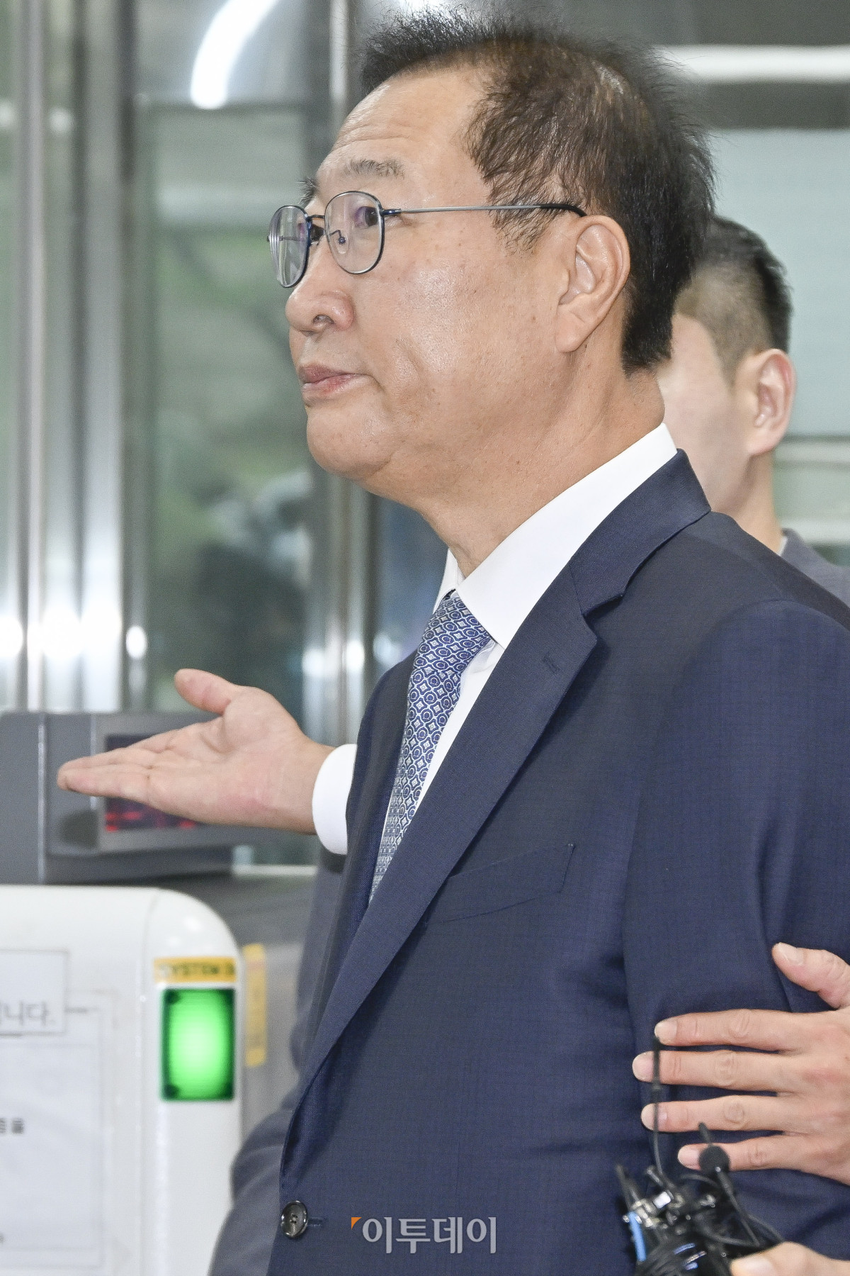 ▲윤석열 전 대통령의 불법 계엄 선포 가담·방조 혐의를 받는 박성재 전 법무부 장관이 14일 서울 서초구 서울중앙지방법원에서 열린 구속 전 피의자 심문(영장실질심사)에 출석하고 있다. 조현호 기자 hyunho@