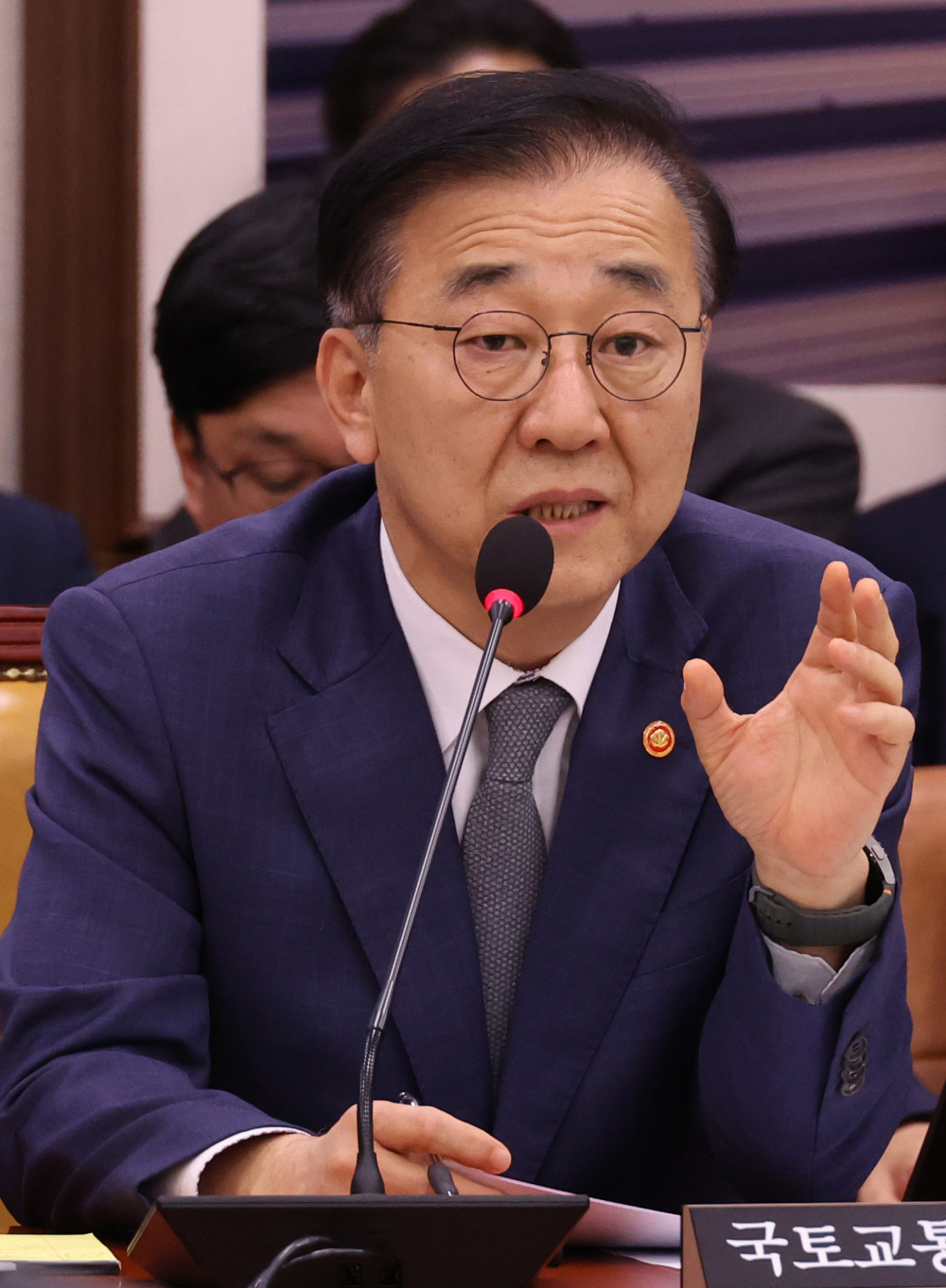 ▲김윤덕 국토교통부 장관이 13일 서울 여의도 국회에서 열린 국토교통위원회 국정감사에서 의원 질의에 답하고 있다. (이투데이DB)