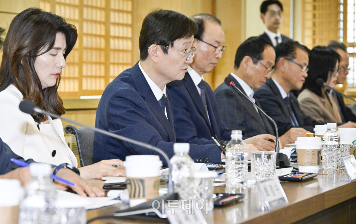▲이찬진 금융감독원장이 14일 서울 서대문구 한국공인회계사회에서 열린 금융감독원장-회계법인 CEO 간담회에서 모두발언을 하고 있다. 조현호 기자 hyunho@
