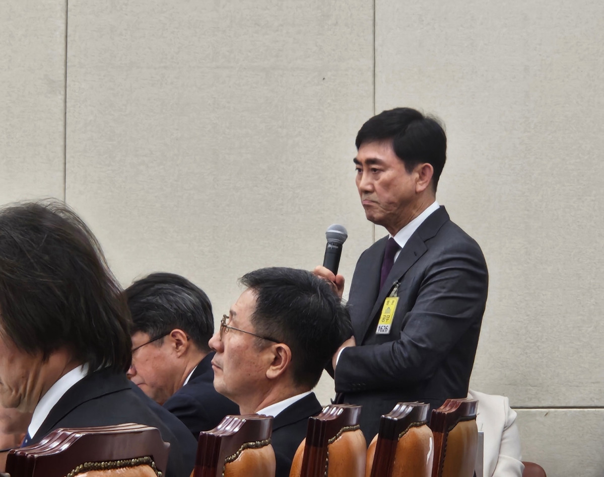 ▲송종화 교촌F&B 대표가 14일 열린 국회 정무위원회 국정감사에 참석해 답변하고 있다. (문현호 기자 m2h@)