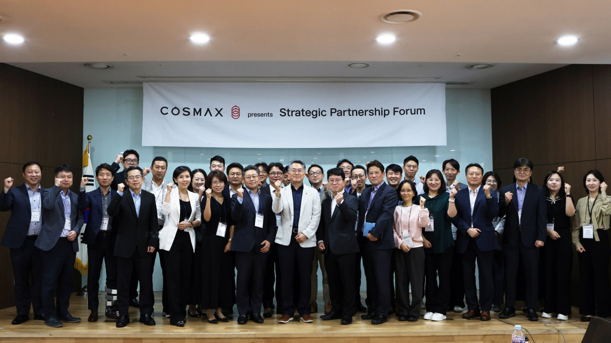 ▲9월 30일 경기도 성남시 코스맥스 본사에서 열린 ‘2025 코스맥스 원료 협력사 간담회(Strategic Partnership Forum)’. (사진제공=코스맥스)