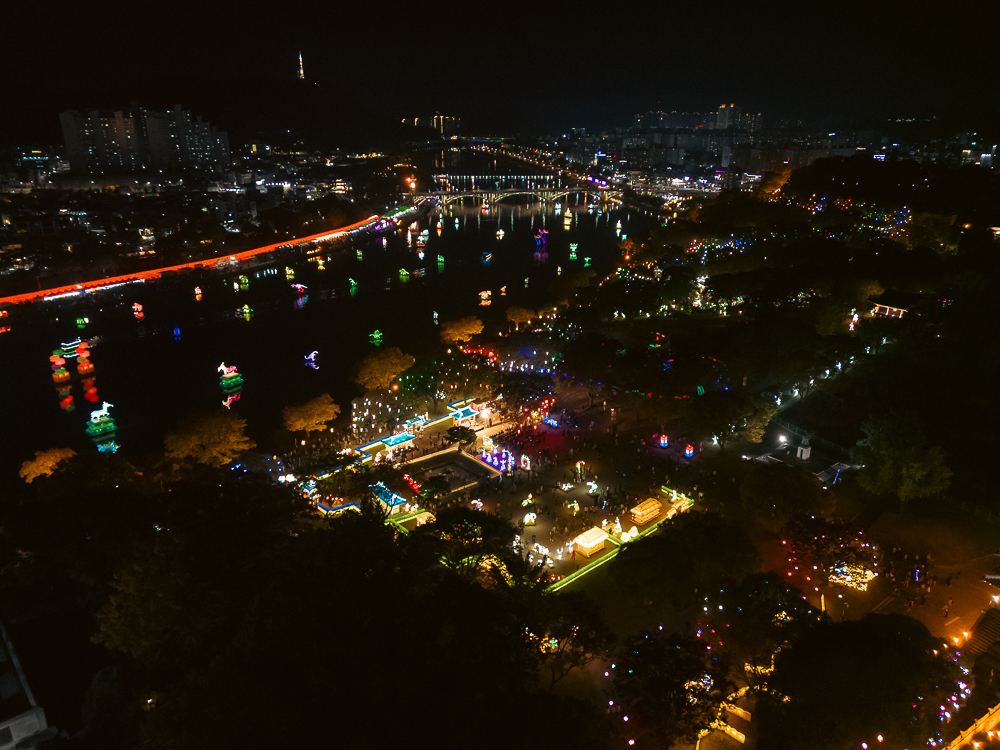 ▲2023 진주남강유등축제 (출처=‘진주남강유등축제’ 홈페이지 캡처)