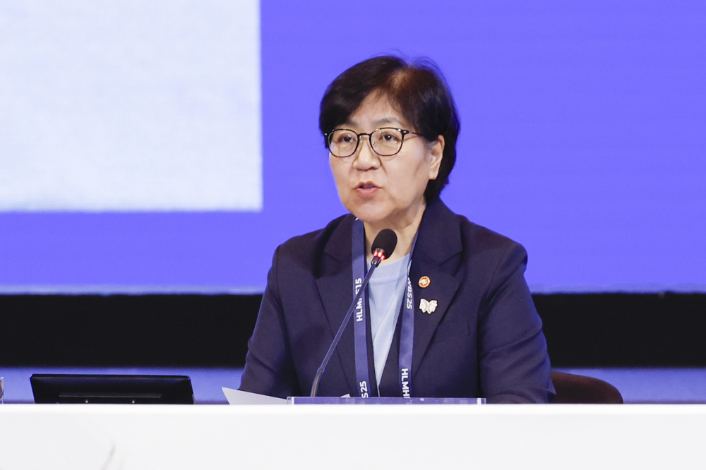▲정은경 보건복지부 장관이 16일 서울 중구 신라호텔에서 열린 2025 APEC 보건과경제 고위급회의(HLMHE)에서 개회사를 하고 있다. 조현호 기자 hyunho@(이투데이DB)