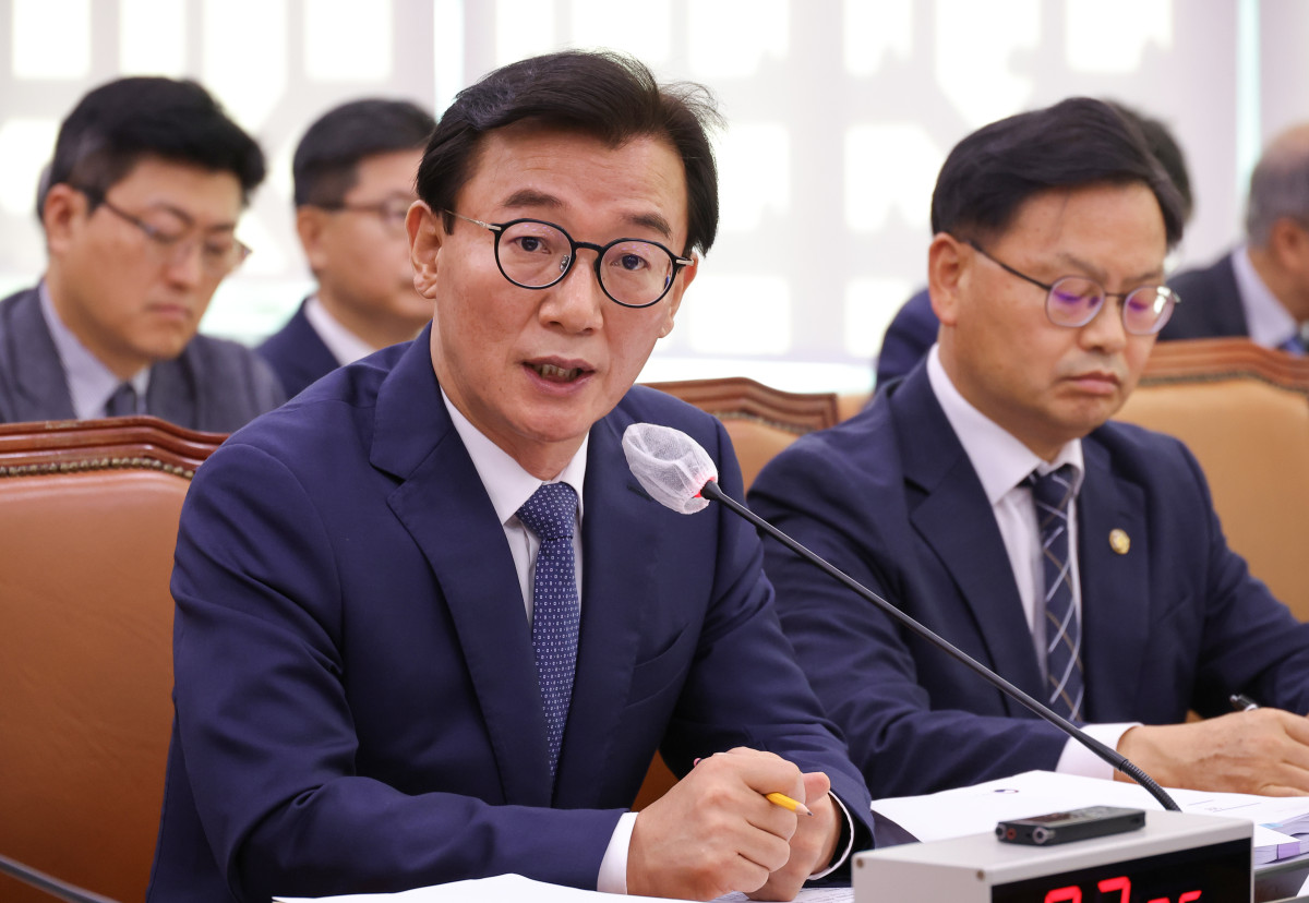 ▲전재수 해양수산부 장관이 15일 국회 농림축산식품해양수산위원회에서 열린 2025년도 해양수산부 등에 대한 국정감사에서 의원 질의에 답하고 있다. (연합뉴스)