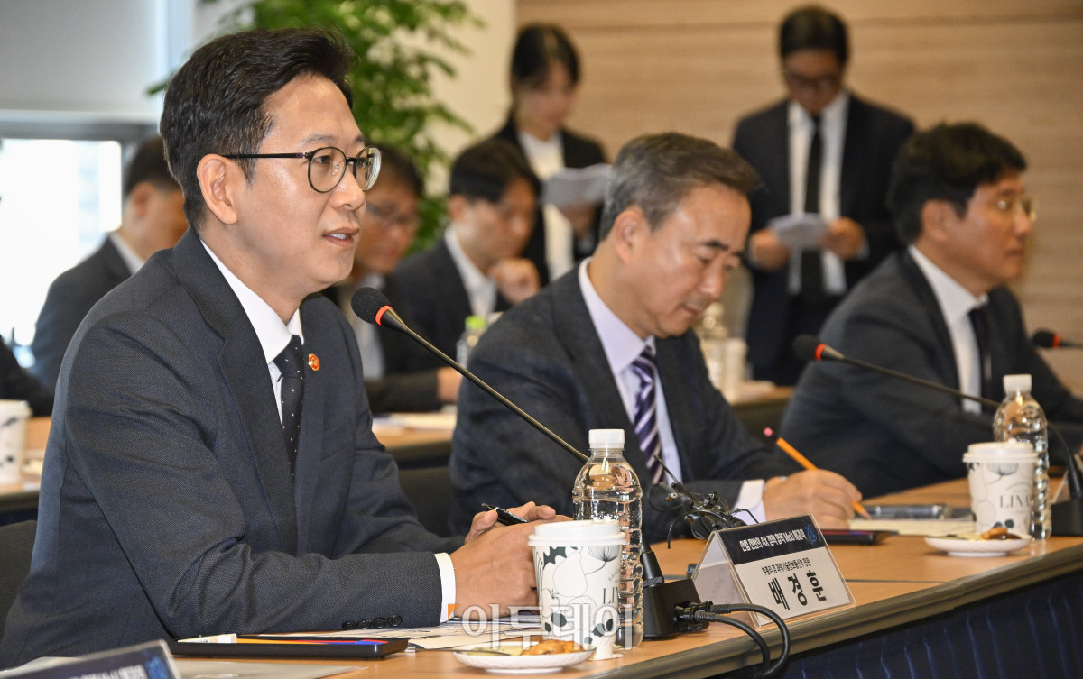 ▲배경훈 과학기술부총리 겸 과학기술정보통신부 장관이 15일 서울 종로구 국가과학기술자문회의에서 열린 산업 전반의 AX 정책 협력 MoU 체결식에서 인사말을 하고 있다. 조현호 기자 hyunho@