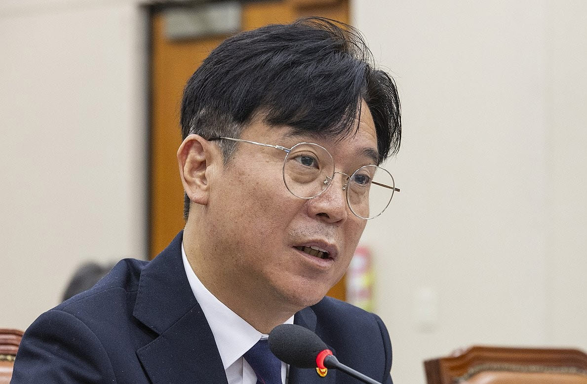 ▲김영훈 고용노동부 장관이 15일 국회 기후에너지환경노동위원회에서 열린 2025년도 고용노동부에 대한 국정감사에서 의원 질의에 답변하고 있다. (사진제공=연합뉴스)