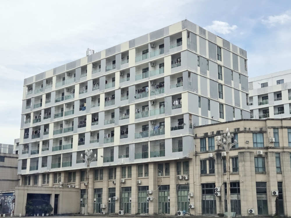 ▲ 14일(현지 시간) 오후 캄보디아 시아누크빌에 있는 범죄 단지로 추정되는 건물 모습. (연합뉴스)