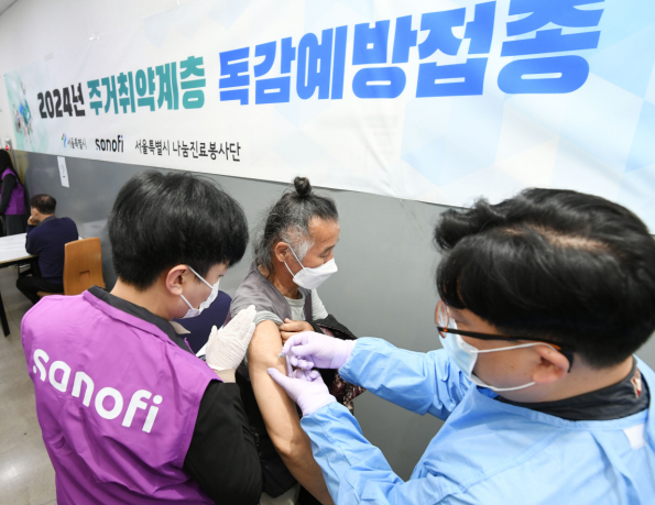 ▲2024년 취약계층 독감예방접종 모습. (사진제공=서울시)