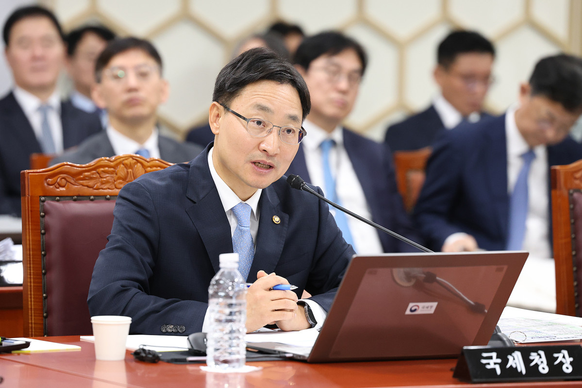 ▲임광현 국세청장이 16일 정부세종청사 국세청에서 열린 국회 기획재정위원회 국정감사에서 의원들의 질의에 답하고 있다. (사진제공=국세청)