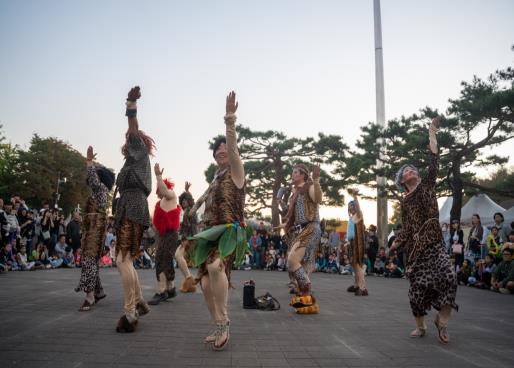▲서울시 유일 선사시대 배경으로 열리는 강동선사문화축제 모습. (자료제공=강동구)