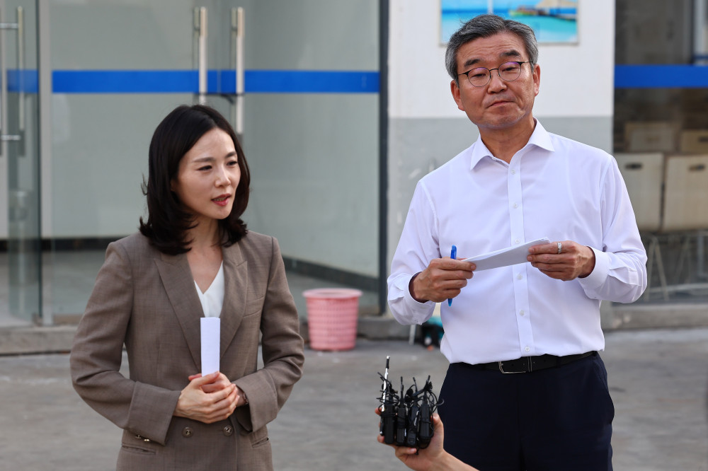 ▲ 김진아 외교부2차관(사진 왼쪽), 박성주 경찰청 국가수사본부장 (연합뉴스)