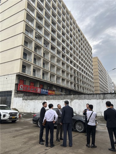 ▲캄보디아 내 재외국민 보호 정부합동대응팀이 18일(현지시간) 범죄단체 밀집 지역인 시아누크빌주를 찾아 우리 국민 대상 취업 사기 및 감금 피해 발생 지역을 점검하고 있다. (연합뉴스)