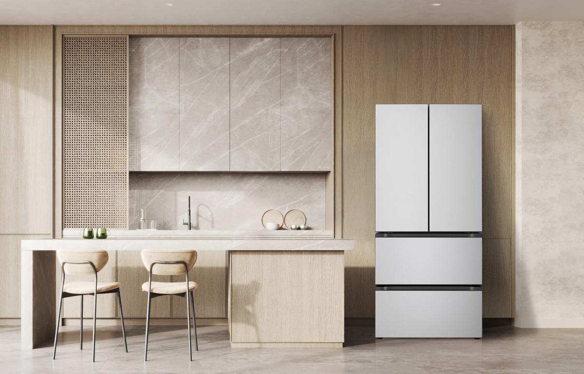 ▲LG전자가 AI로 김치 맛은 더 살리고, 구독 케어십 서비스로 위생 관리는 더 강화한 김치냉장고 신제품을 출시했다. LG전자 김치냉장고 신제품이 집 안 공간에 조화롭게 배치된 모습. (사진제공=LG전자)