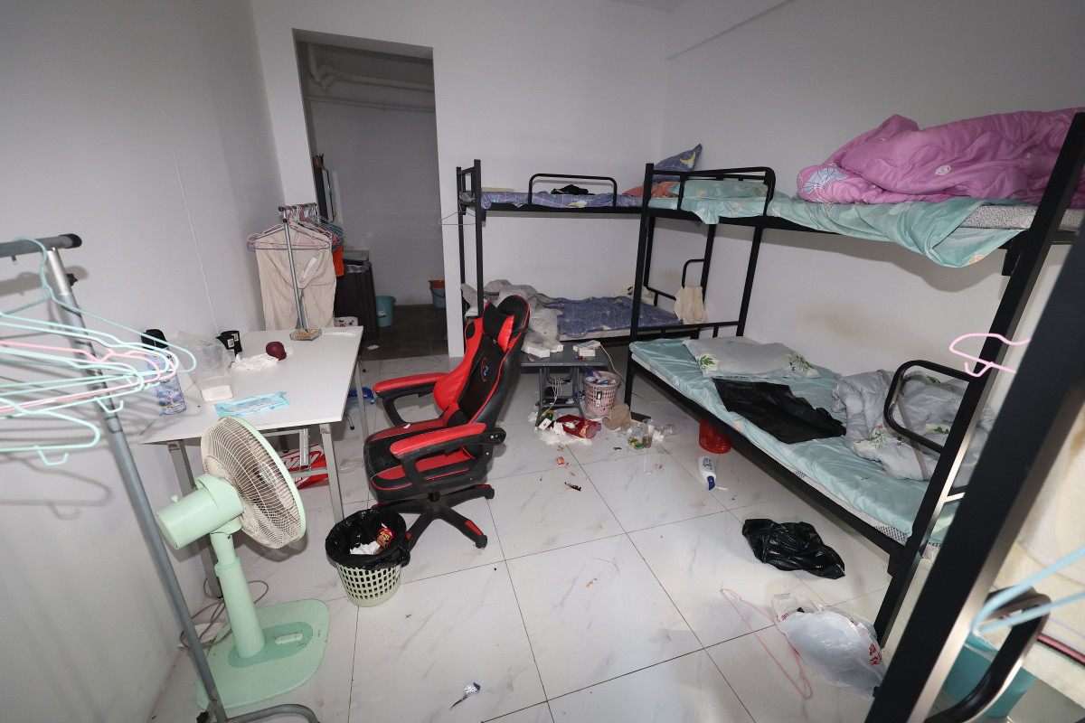 ▲16일(현지시간) 캄보디아 프놈펜 인근 범죄단지인 태자단지 내부에 생활흔적이 남아있다. (연합뉴스)