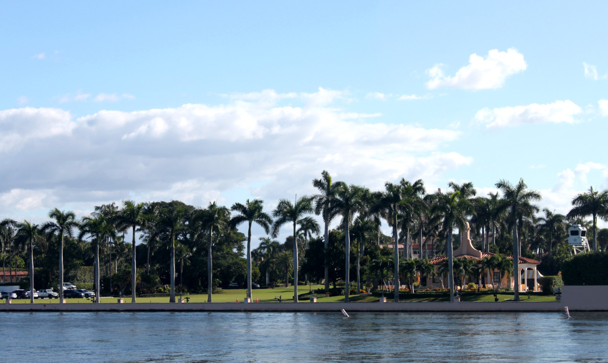 ▲도널드 트럼프 미국 대통령이 18일(현지시간) 머무르고 있는 플로리다주 팜비치의 마러라고 별장 모습. (연합뉴스)