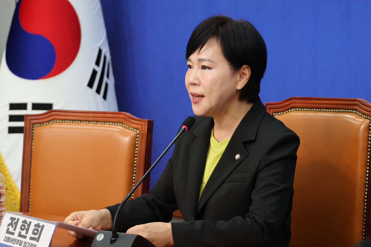 ▲더불어민주당 전현희 수석 최고위원이 19일 서울 여의도 국회에서 최근 '캄보디아 사태', 부동산 대책 등 현안 관련 기자간담회를 하고 있다. (사진=연합뉴스)