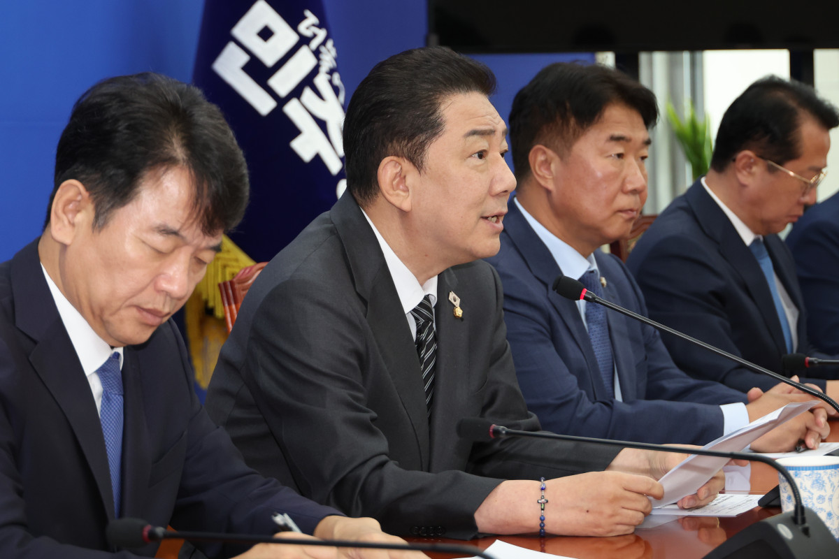 ▲더불어민주당 김병기 원내대표가 19일 서울 여의도 국회에서 국정감사 등 현안 관련 기자간담회를 하고 있다. (사진=연합뉴스)