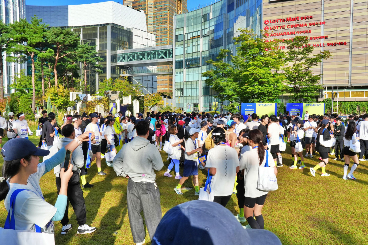 ▲롯데백화점의 러닝 행사 스타일런을 즐기고 있는 참가자 (사진제공=롯데백화점)