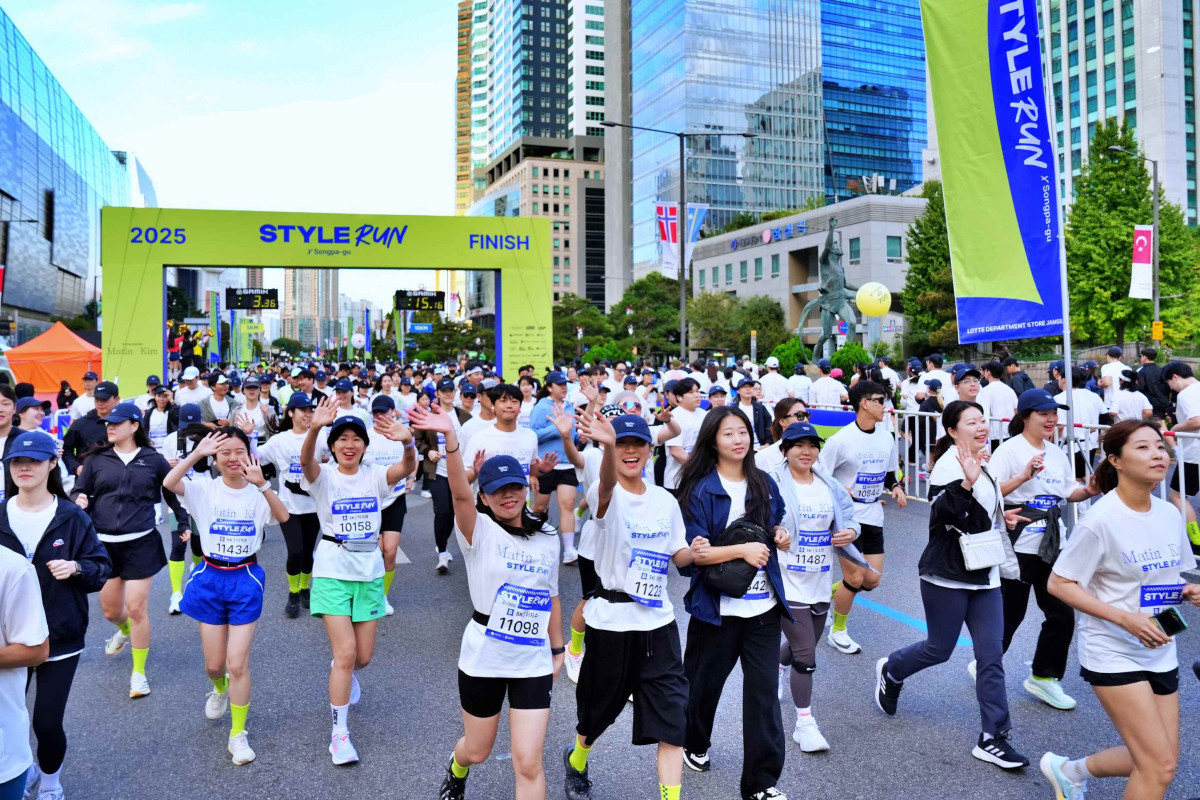 ▲롯데백화점의 러닝 행사 스타일런을 즐기고 있는 참가자 (사진제공=롯데백화점)