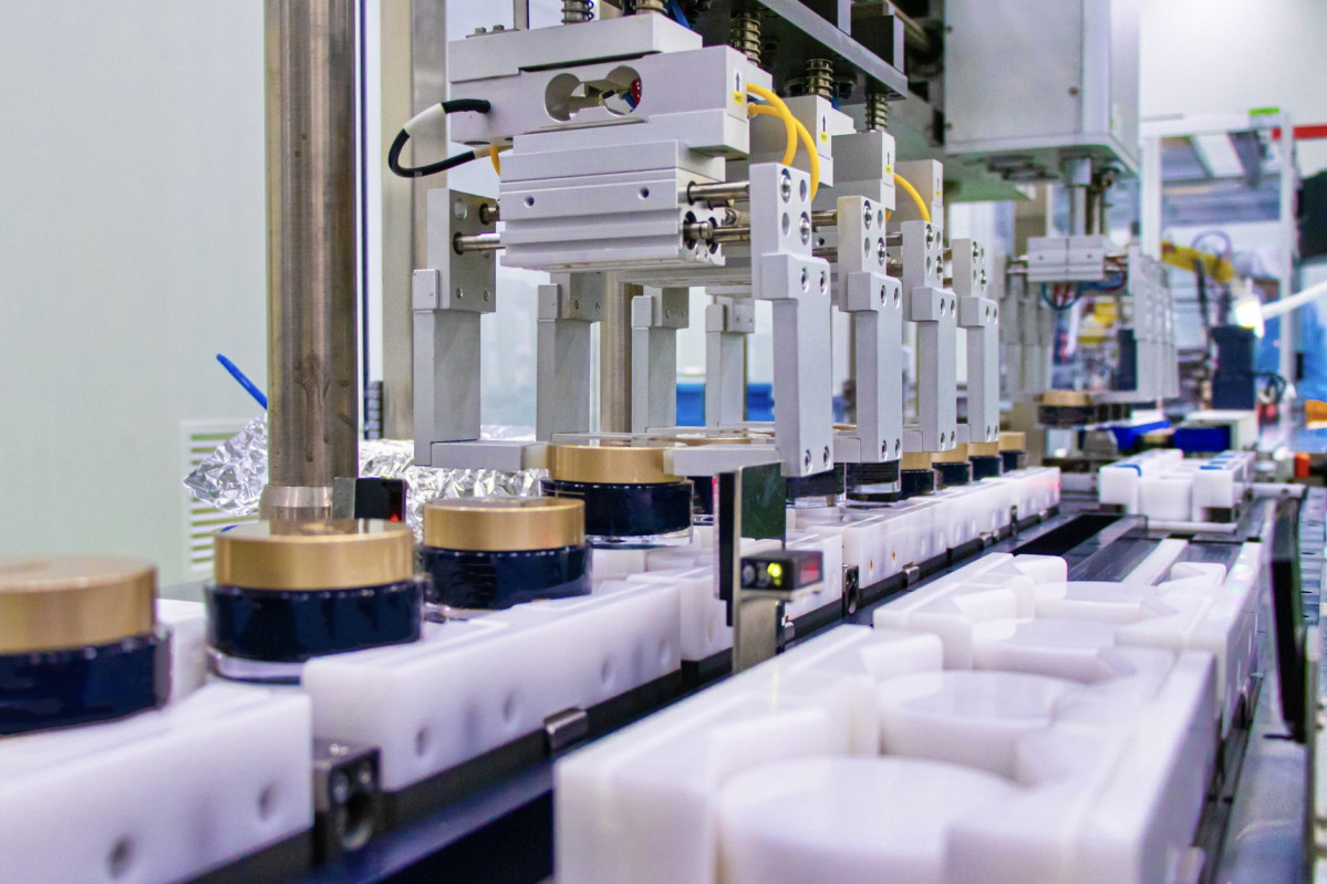 ▲한국콜마 세종공장에서 제품이 제조되고 있다. (사진제공=한국콜마)